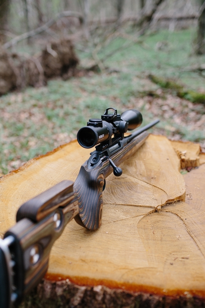 Combined use of a riflescope and a red dot sight - Optics Trade Blog